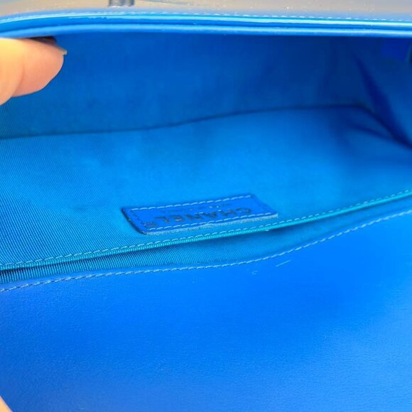 Chanel Blue Patent Leather Medium Boy Bag Shoulder Bag Crossbody - Picture 9 of 9